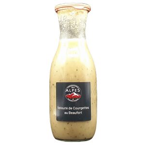 Notre velouté de courgettes au Beaufort est une délicieuse soupe crémeuse, préparée avec des ingrédients frais et de qualité supérieure. Ce velouté est composé de courgettes, de pommes de terre, d'oignons, de Beaufort, de crème, d'eau et de sel de Guérande. Les courgettes fraîches sont coupées en dés, mélangées avec des pommes de terre et des oignons, l’ajout de Beaufort et de crème donnent une texture crémeuse et un goût délicat. Vous pourrez déguster ce velouté chaud ou froid, en entrée ou en plat principal, et accompagné de pain grillé ou de croûtons pour une texture croquante. Cette soupe naturelle est garantie sans conservateurs ni additifs artificiels Dégustez notre velouté de courgettes au Beaufort pour une expérience gustative exceptionnelle de la cuisine française traditionnelle. A réchauffer au bain marie ou dans une casserole à feu doux. Remuer régulièrement
